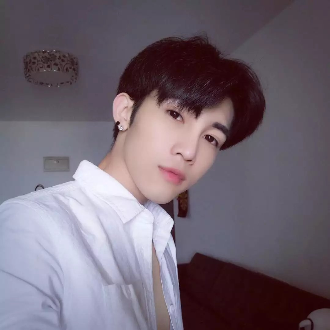 向莉贵琼
