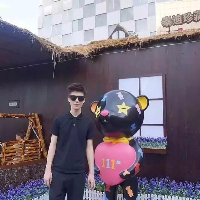 燕德冠萱