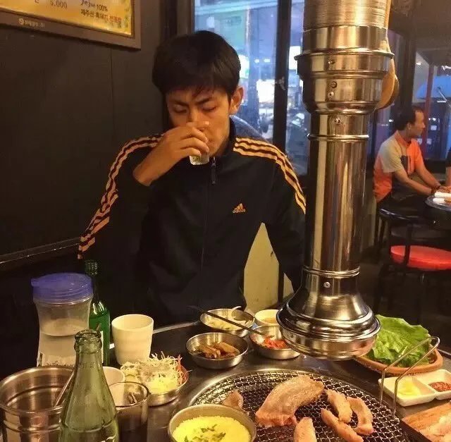闻人飘秋韦