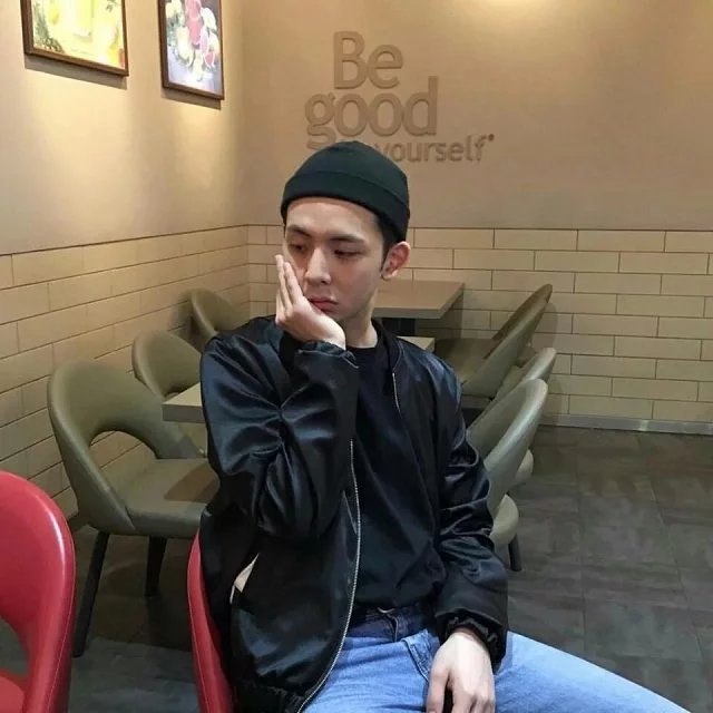 叶红舒茂