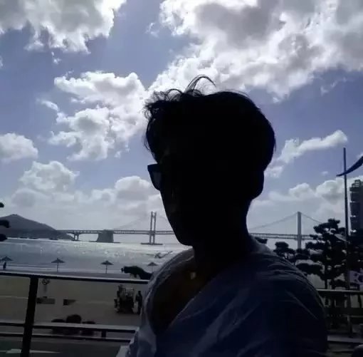 劳鹏希生